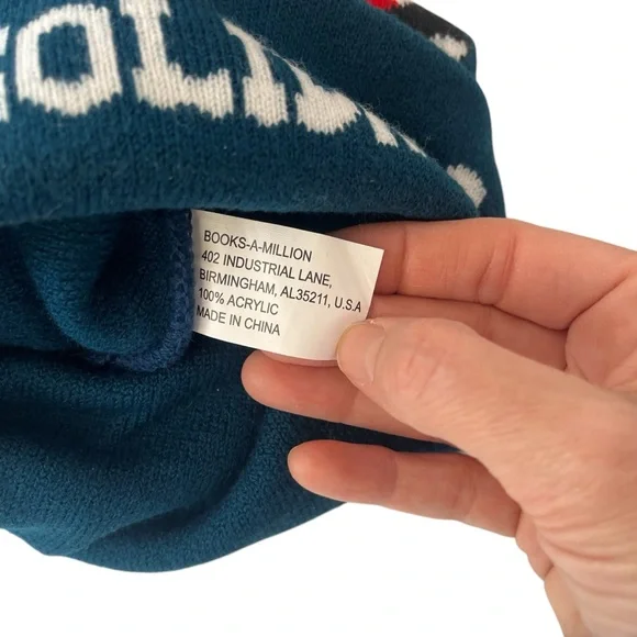 Books-A-Million Happy Holidays raccoon trash can winter beanie acrylic - Picture 9 of 9